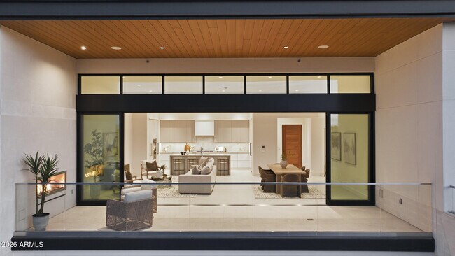 Foto del edificio - 6587 N Palmeraie Blvd