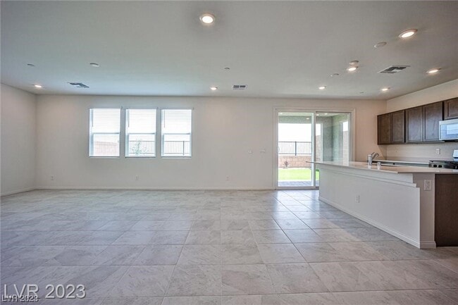 Building Photo - 5584 Hill Spire St