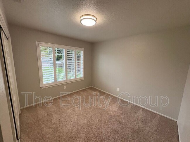 Foto del edificio - 1937 Chinowth St