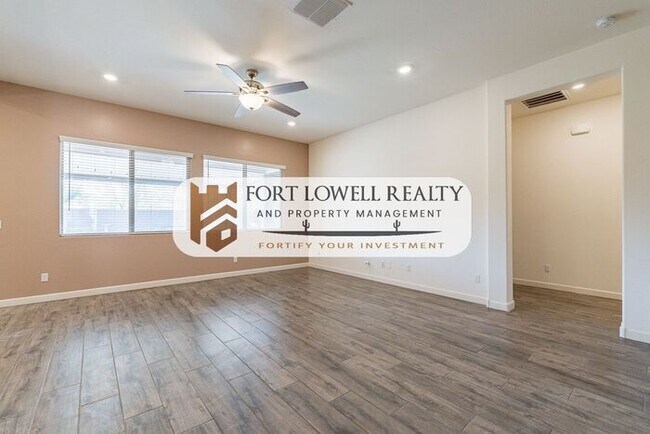 Foto del edificio - 3 Bedroom, 2 Bath Home near South Mountain!!