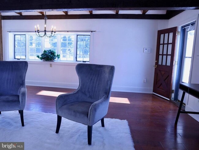 Building Photo - 2598 River Rd