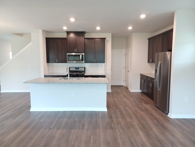 Foto del edificio - 1006 Depot Dr