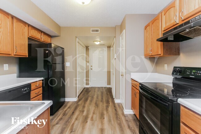 Foto del edificio - 3661 Cedar Pine Pl