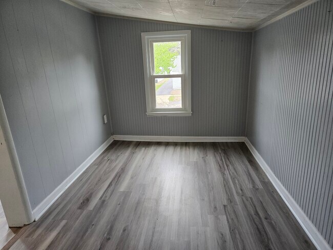 Bedroom 1 - 503 N Rath Ave