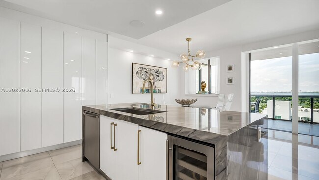 Building Photo - 5875 Collins Ave