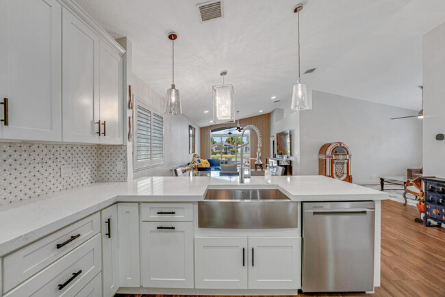 Foto del edificio - 9725 Cherry Blossom Ct