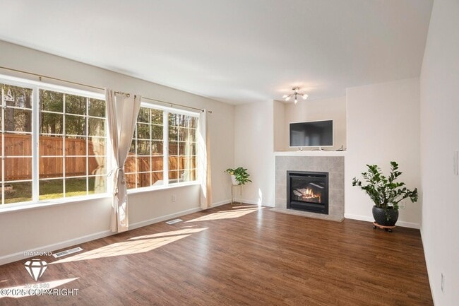 Building Photo - 11476 Discovery Park Dr