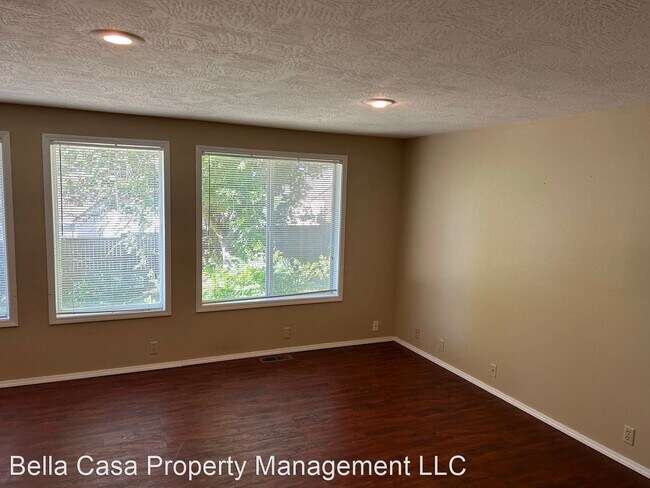 Foto del edificio - 3 br, 2 bath House - 719 SW 1st St
