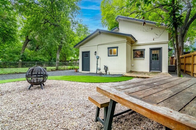 Foto del edificio - 1507 Holly St