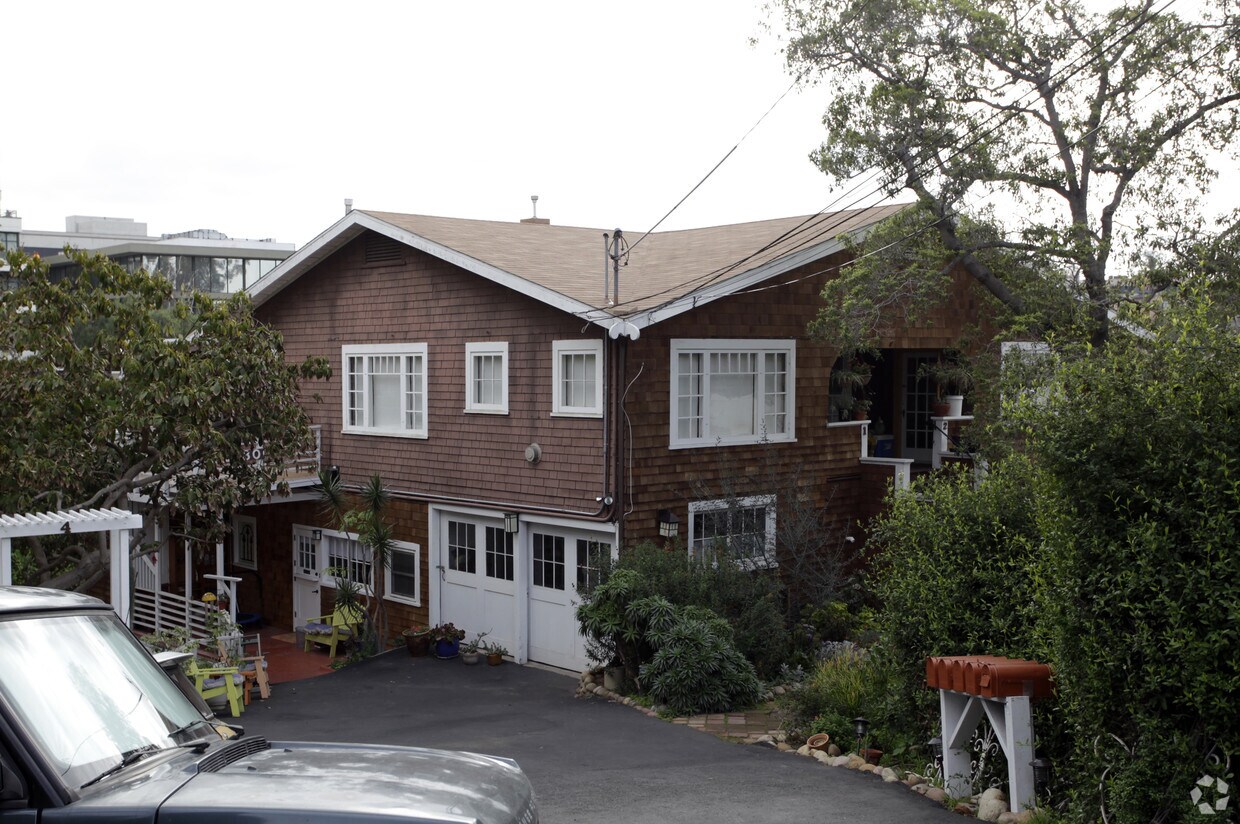 Foto principal - 3065 3rd Ave