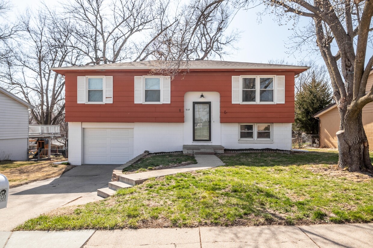 Primary Photo - 7118 S 33rd St