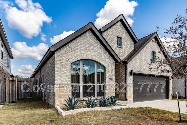 Foto del edificio - 13915 Runner Way