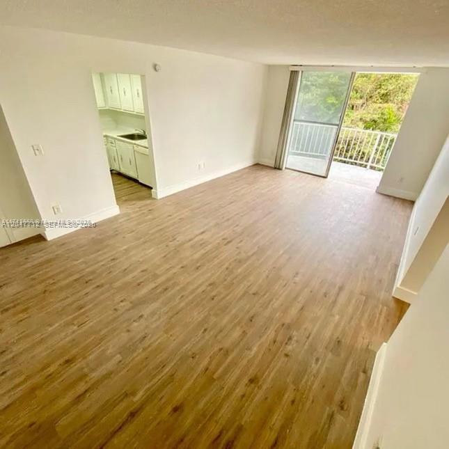 Foto del edificio - 492 NW 165th St
