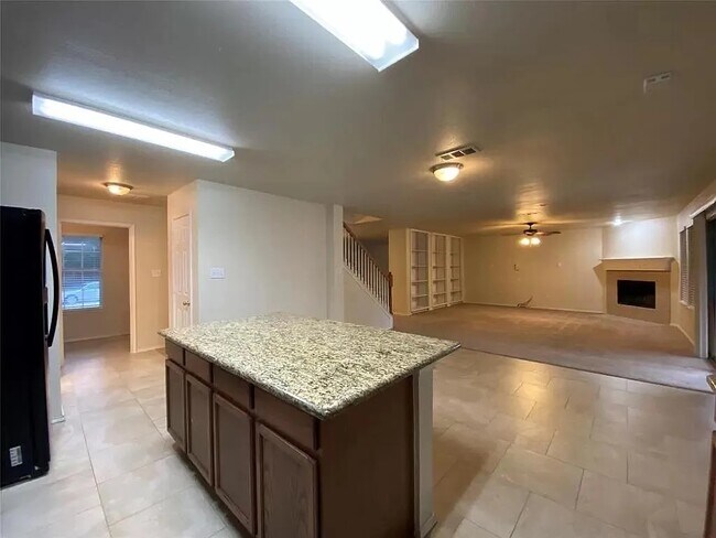 Foto del edificio - 6315 Tara Ln