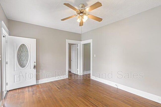 Building Photo - 3244 Ashland Ave