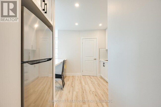 Photo du bâtiment - 7725 Yonge St