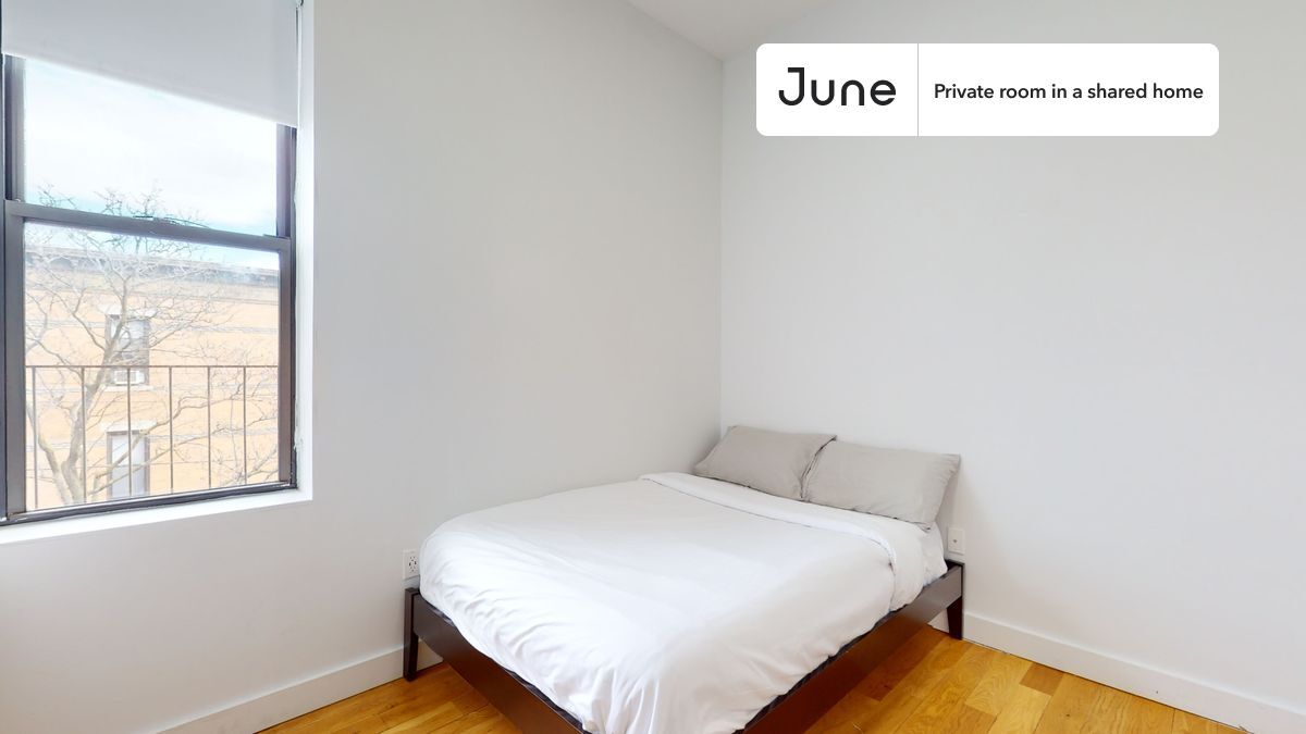 Primary Photo - Private bedroom in 5 bed/3 bath Home