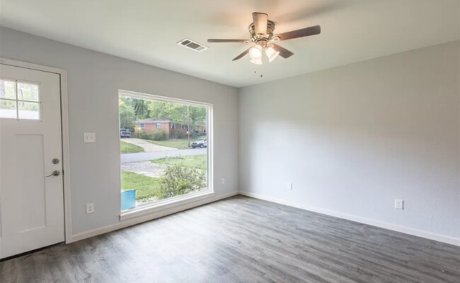 Sala de estar - 11020 Birchwood Dr