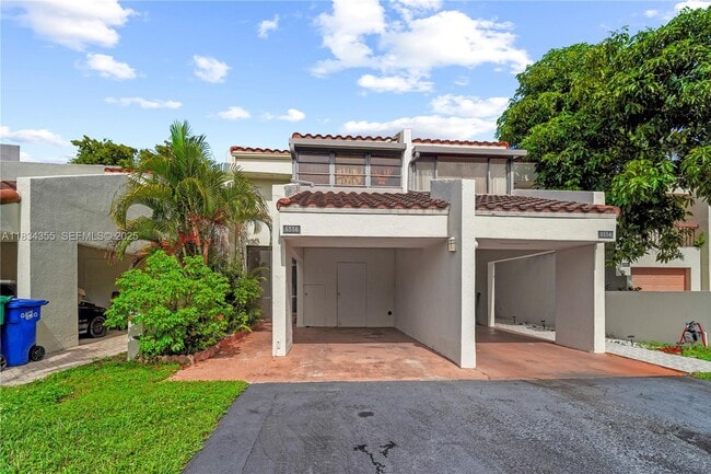 Foto del edificio - 6556 Racquet Club Dr