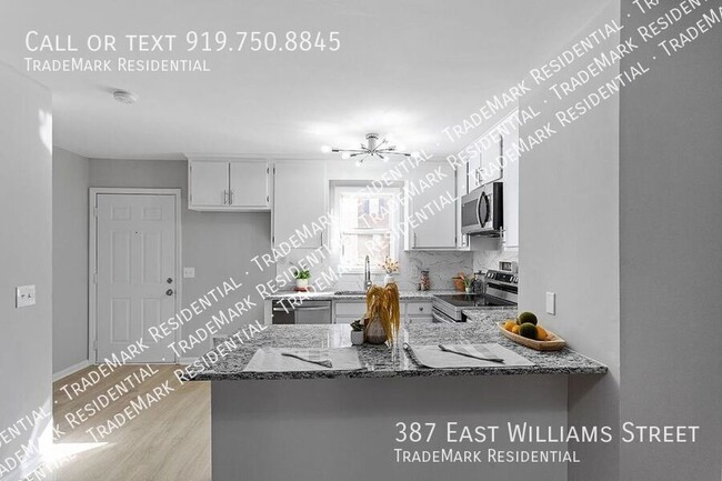 Building Photo - Gorgeous, Newly Renovated Townhome