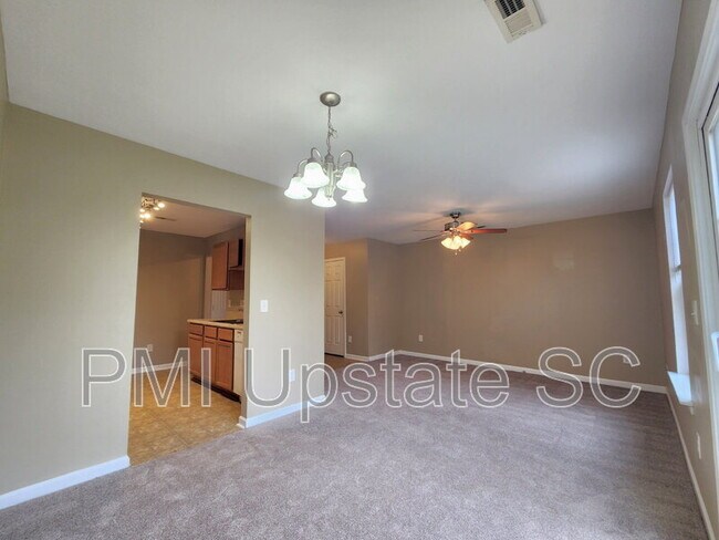 Foto del edificio - 65 Greensboro Ct