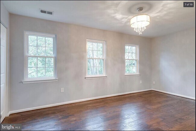 Building Photo - 2426 Ridgehampton Ct