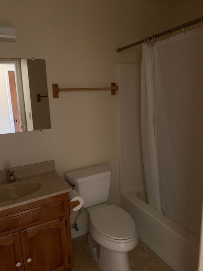 Building Photo - Nice 3 bedroom home in shandon on unpaved road