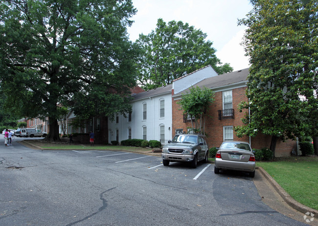 Cancha de Raleigh - Raleigh Court Townhomes