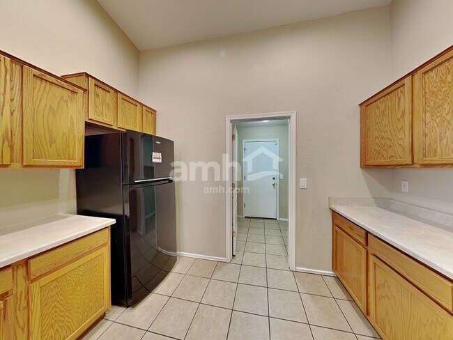 Foto del edificio - 7404 W Pioneer St