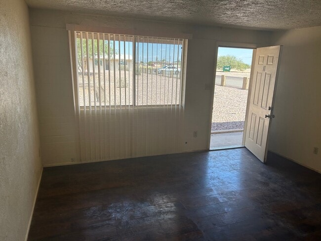 Building Photo - 4220 N Granada Dr