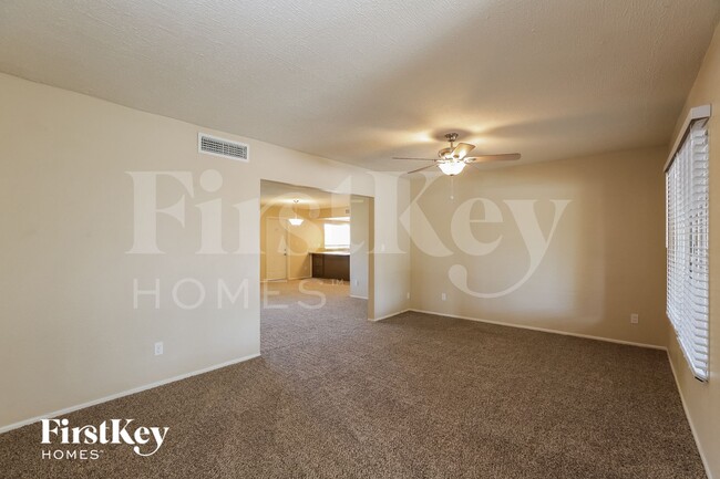 Foto del edificio - 10612 N 47th Dr