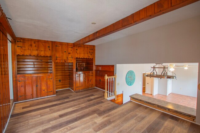 Foto del edificio - 2553 E Somerset St