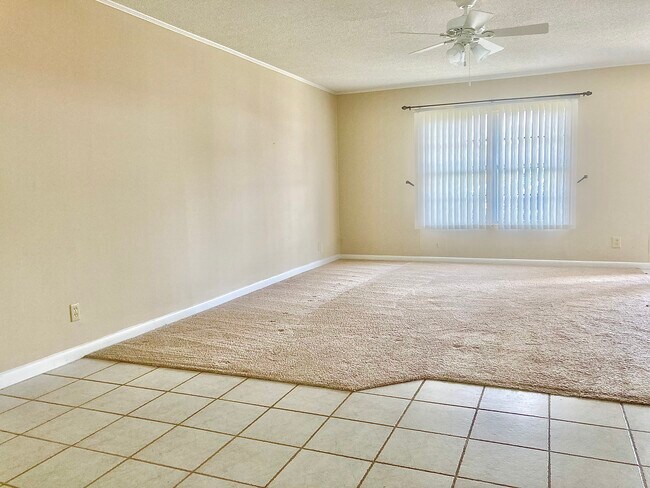 LIVING ROOM - 695 A1A N
