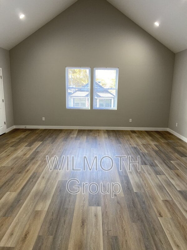 Building Photo - 929 N Beville Ave