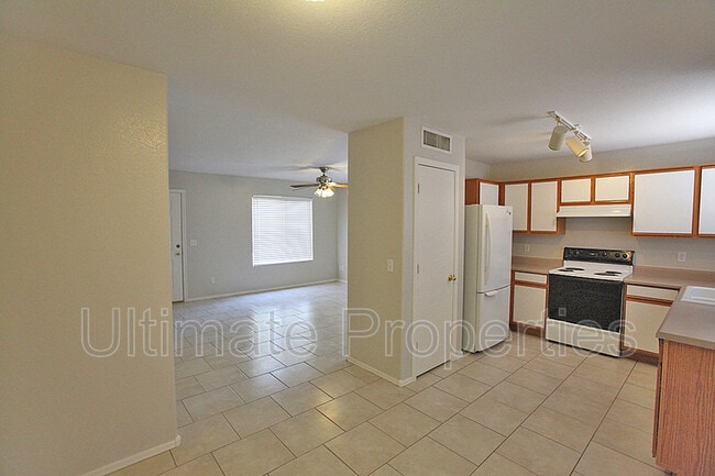 Building Photo - 9325 W Runion Dr