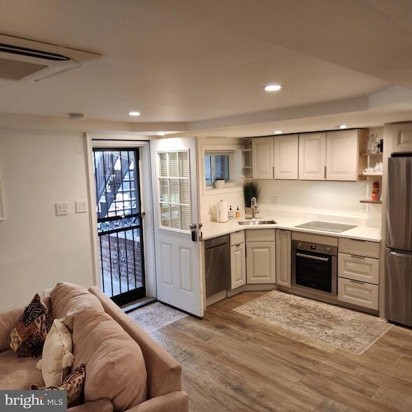 Building Photo - 4303 13th Pl NE