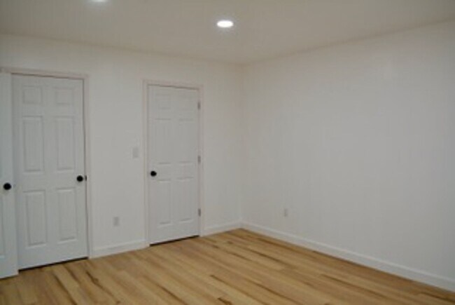Building Photo - 1 Bedroom / 1 Bath Apartment  Church Hill, TN