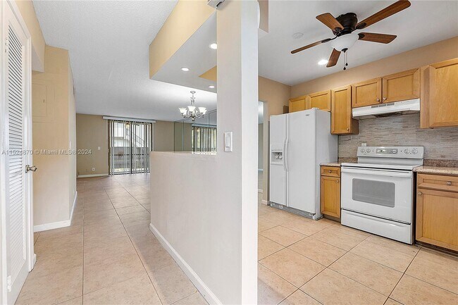 Building Photo - 3361 NW 85th Ave