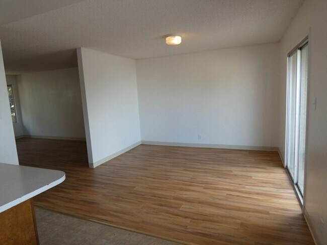 Foto del edificio - One Bedroom Apartment in Santa Maria