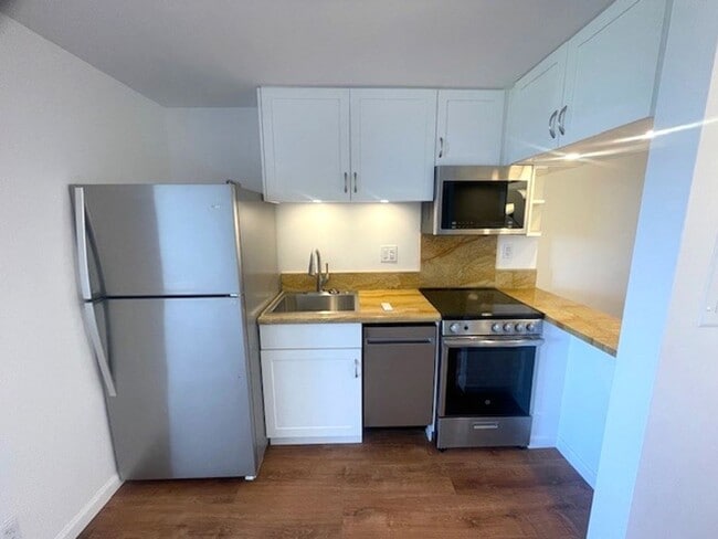 Foto del edificio - Renovated Studio / 1 Bath in Century Park Plaza