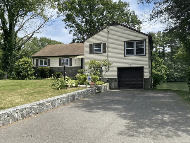 Foto del edificio - 12 Pine Point Dr