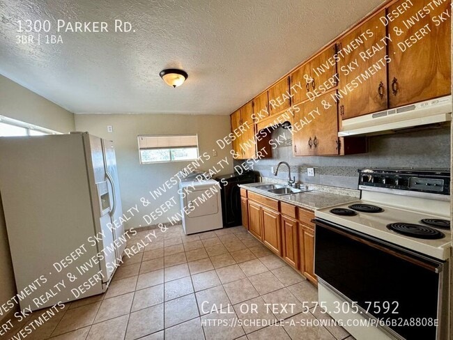 Building Photo - 1300 Parker Rd