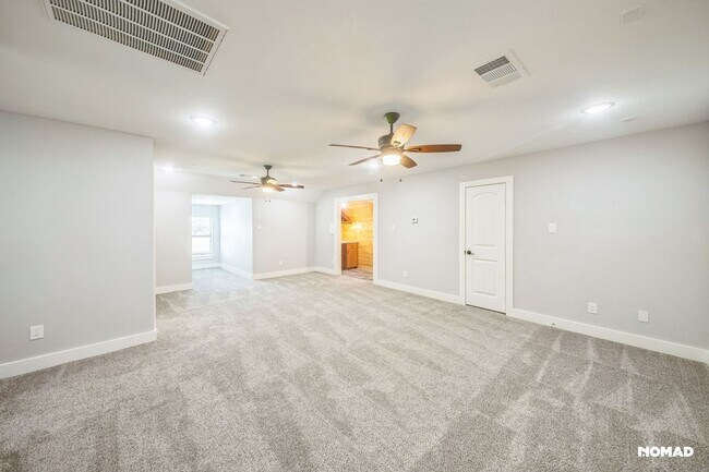 Building Photo - Spacious 4BR House in Angleton with option...