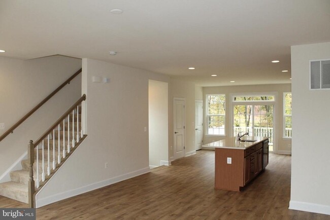 Building Photo - 10665 Hinton Wy