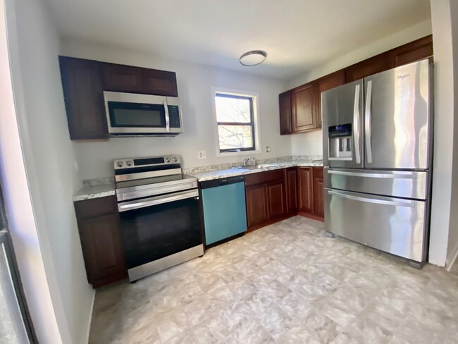 Foto del edificio - 5805 Dockridge Ct