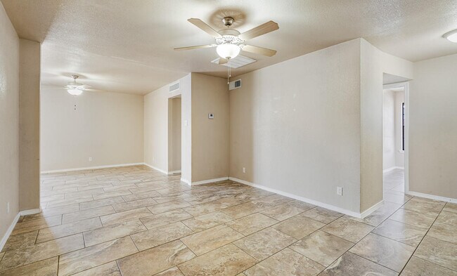 Foto del edificio - 5301 Marcillus Ave