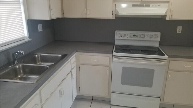 Foto del edificio - 7700 NW 30th St