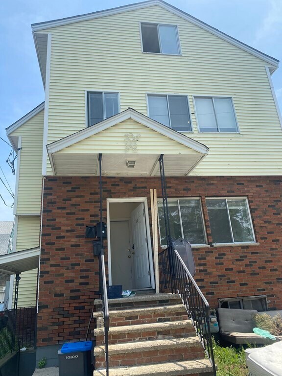 Foto principal - 167 College Ave