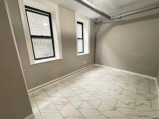 Foto del edificio - 2 bedroom in BRONX NY 10468