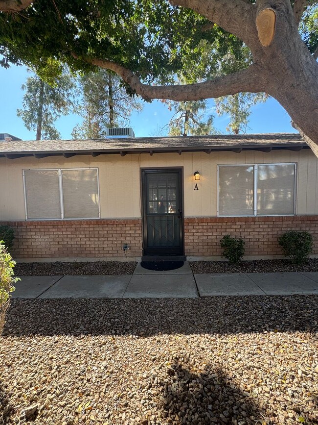 Building Photo - Tempe Townhome for Rent!